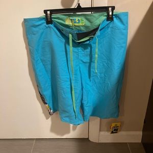 Under Armor Lightweight board Shorts SZ 34